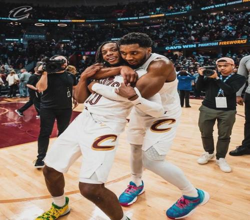 周琦术后康,复进展,亲子球场漫,B体育官网,B,Sports,足球直播,篮球赛事,体育高清,NBA直播