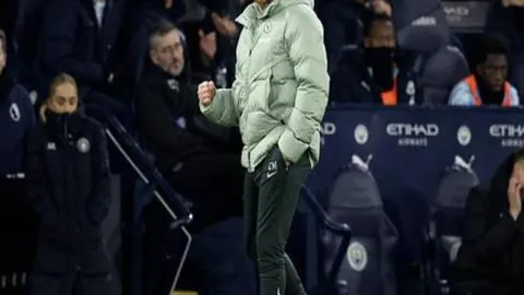 张帅混双搭档遗憾止步澳网八强，央视新闻客户端同步报道